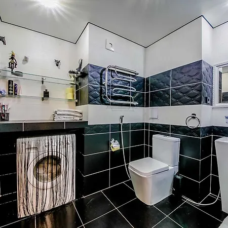 Stylish In The Center Of Apartment